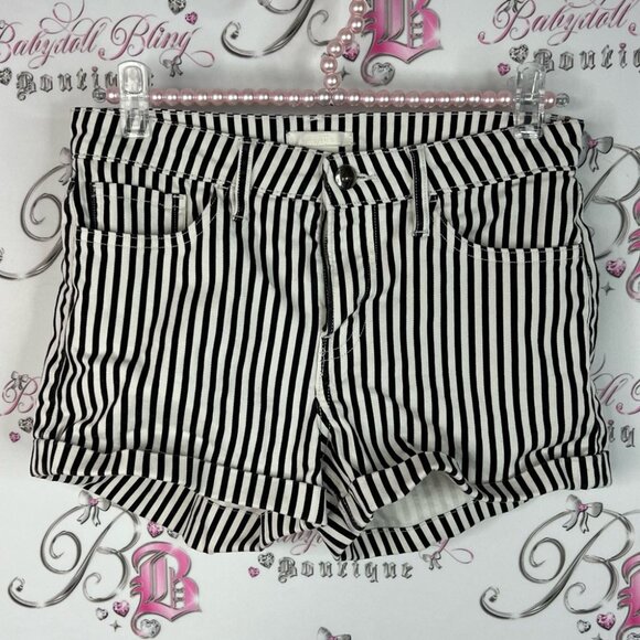 H&M shorts cuffed bottom stripes Black and White Striped Jean Shorts - Picture 1 of 7